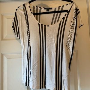 Casual black & white top